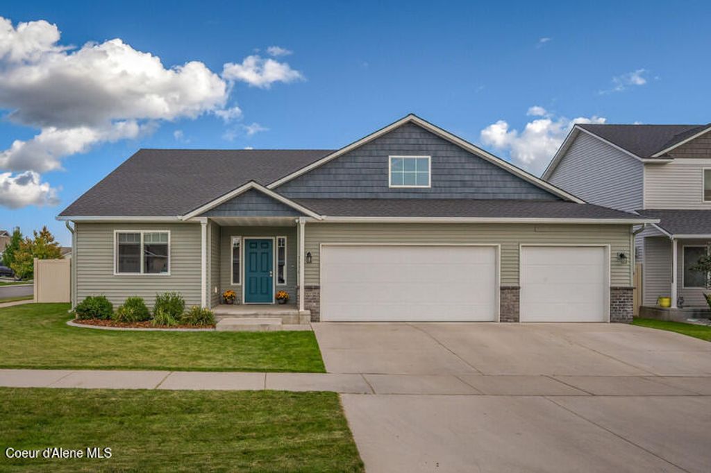 Photo of 3336 KIERNAN Dr, Post Falls, ID 83854 (MLS # 25-9324)