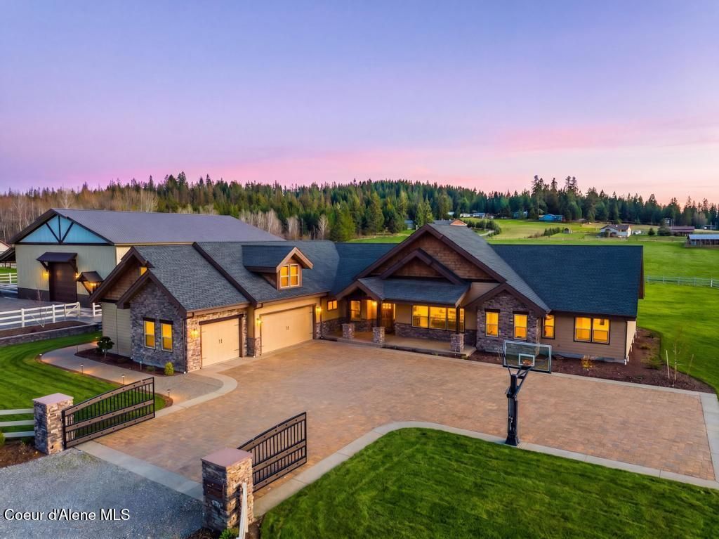 Photo of 3358 LEEBOWE Ct, Hayden, ID 83835 (MLS # 26-3459)