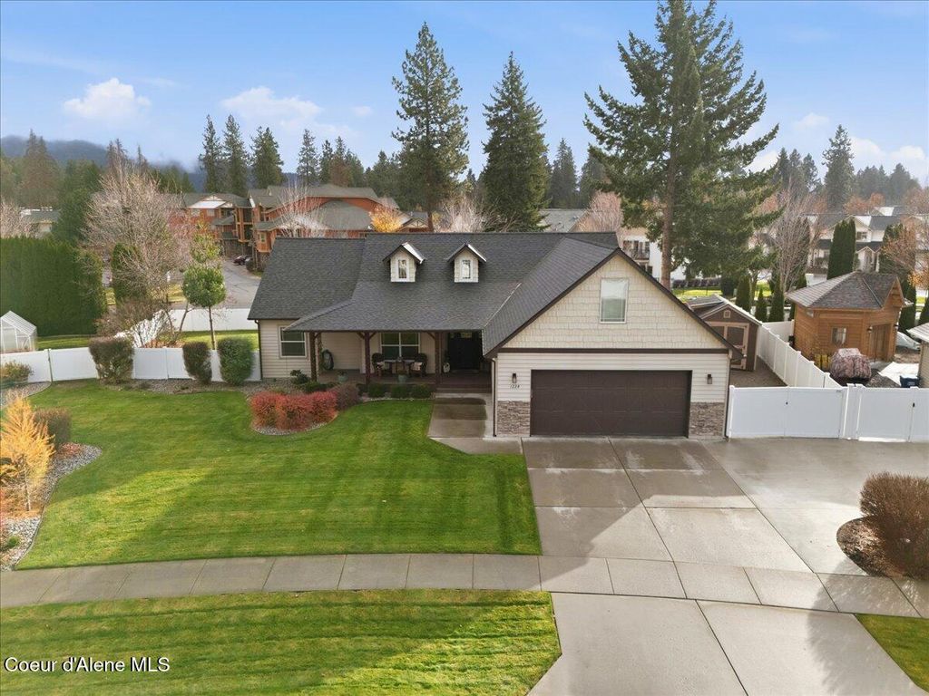 Photo of 1224 Bentwood Loop, Coeur dAlene, ID 83815 (MLS # 26-1720)