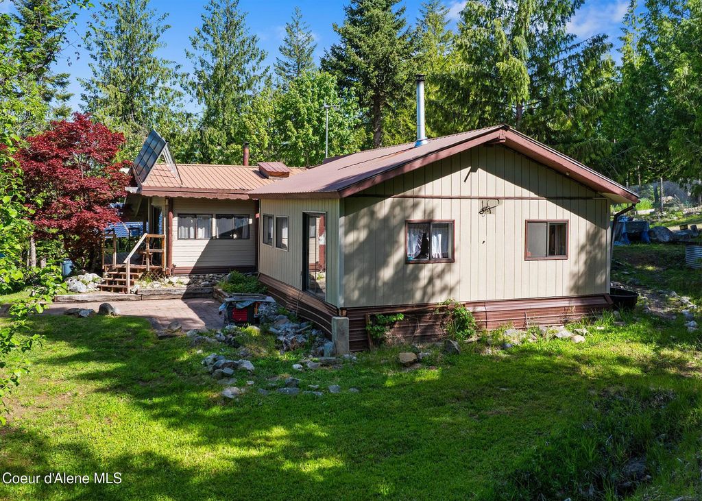 Photo of 910 Otts Rd, Sagle, ID 83860 (MLS # 26-5085)