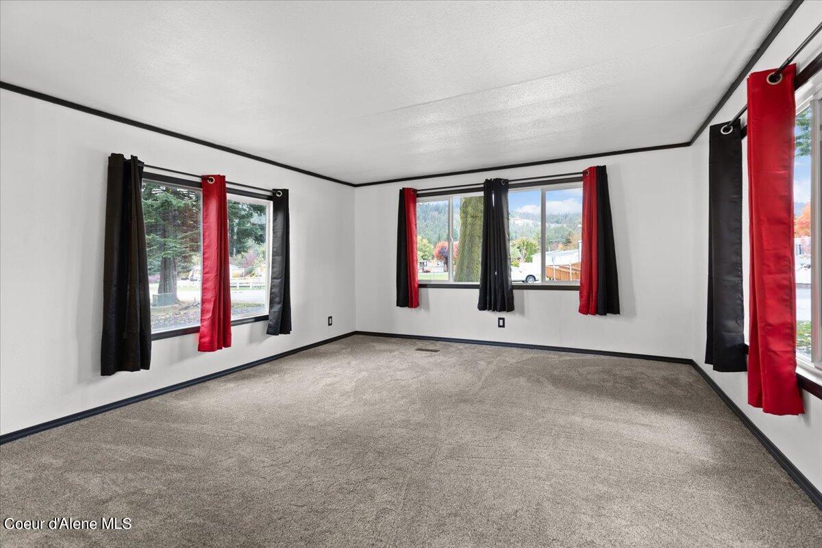 8492 W Park Loop, Rathdrum, Idaho image 5