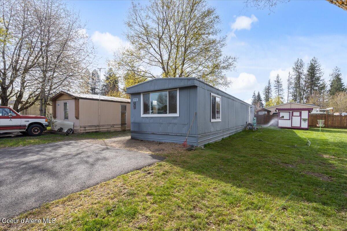 8492 W Park Loop, Rathdrum, Idaho image 1