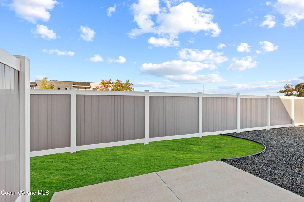 Photo of 201-312 Woodlawn Ln, Spokane Valley, WA 99216 (MLS # 25-8108)