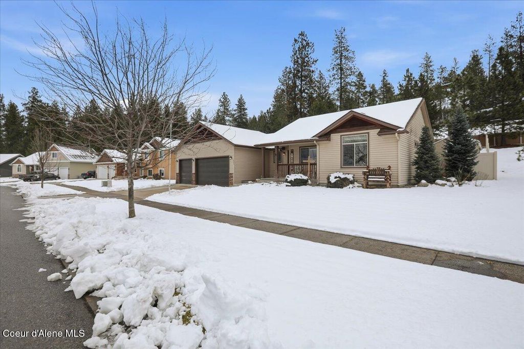 Photo of 940 Harlequin Dr, Post Falls, ID 83854 (MLS # 26-511)