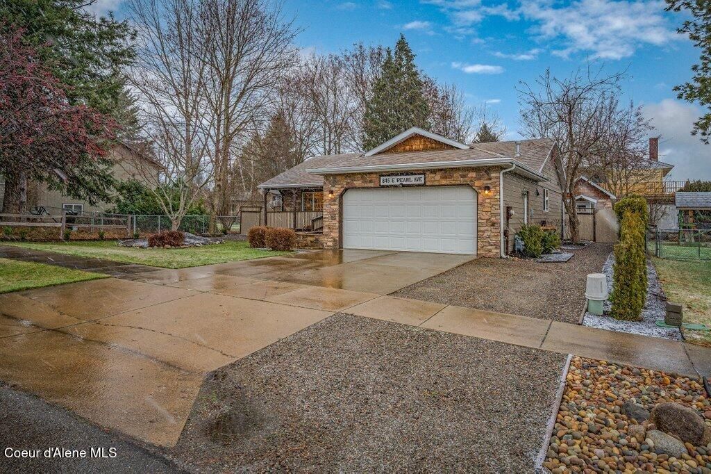 Photo of 845 Pearl Ave, Hayden, ID 83835 (MLS # 26-248)