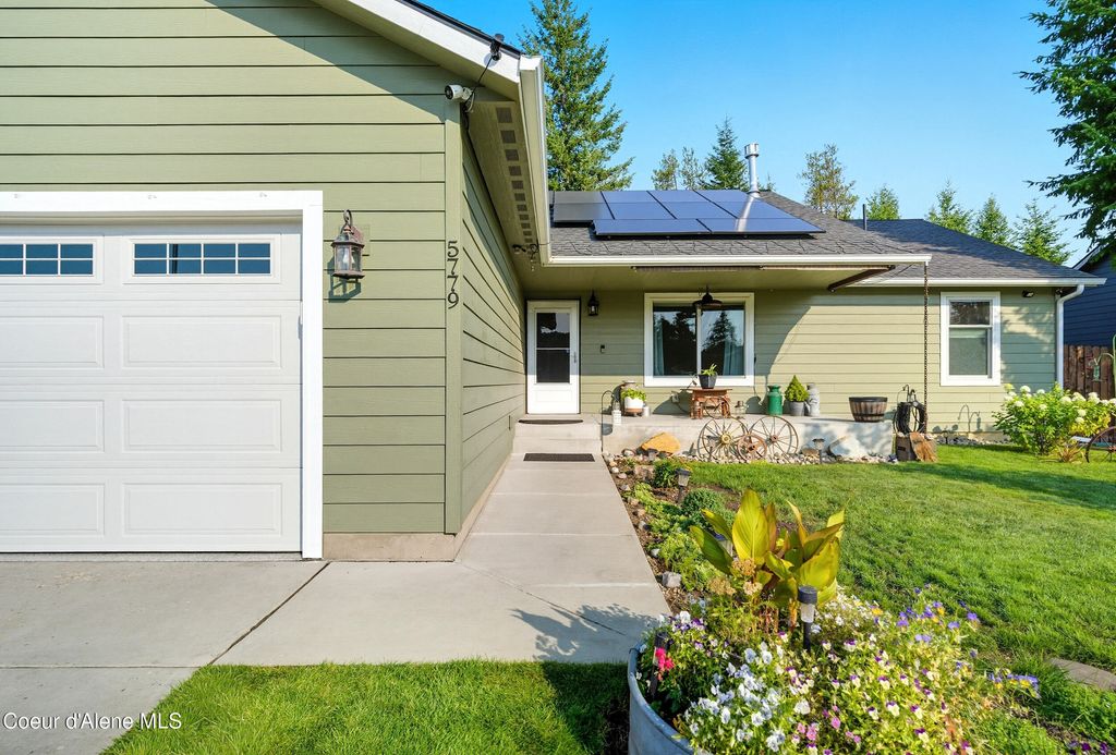 Photo of 5779 FREDRICK Loop, Spirit Lake, ID 83869 (MLS # 25-9378)