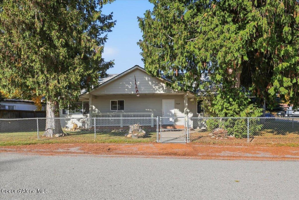 Photo of 7809 Fivepoint ST, Rathdrum, ID 83858 (MLS # 26-10445)