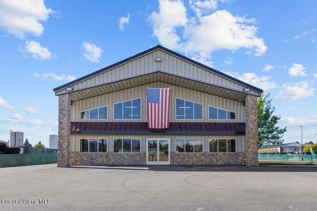 Photo of 11494 WARREN St, Hayden, ID 83835 (MLS # 25-10319)
