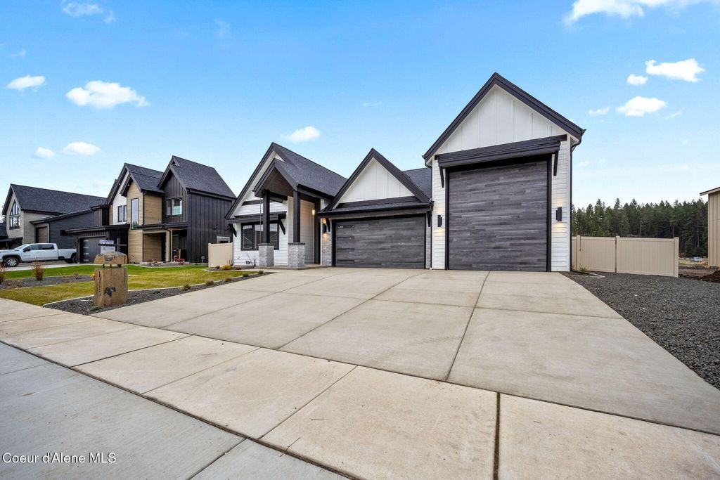 Photo of 1215 SLEEPING DEER Ave, Hayden, ID 83835 (MLS # 25-11108)