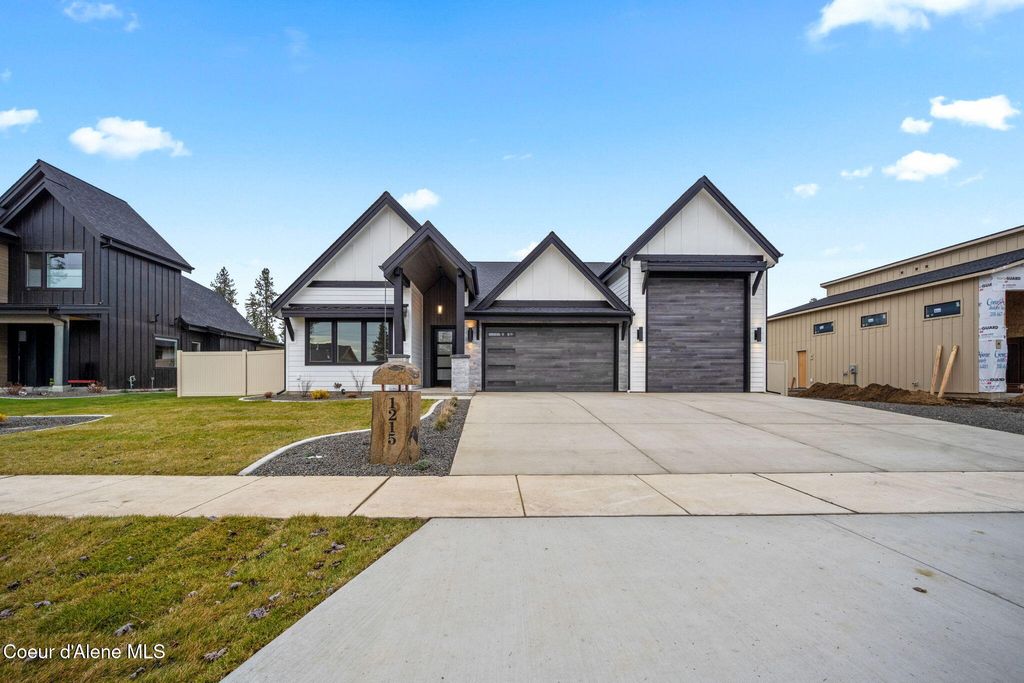 Photo of 1215 SLEEPING DEER Ave, Hayden, ID 83835 (MLS # 25-11108)