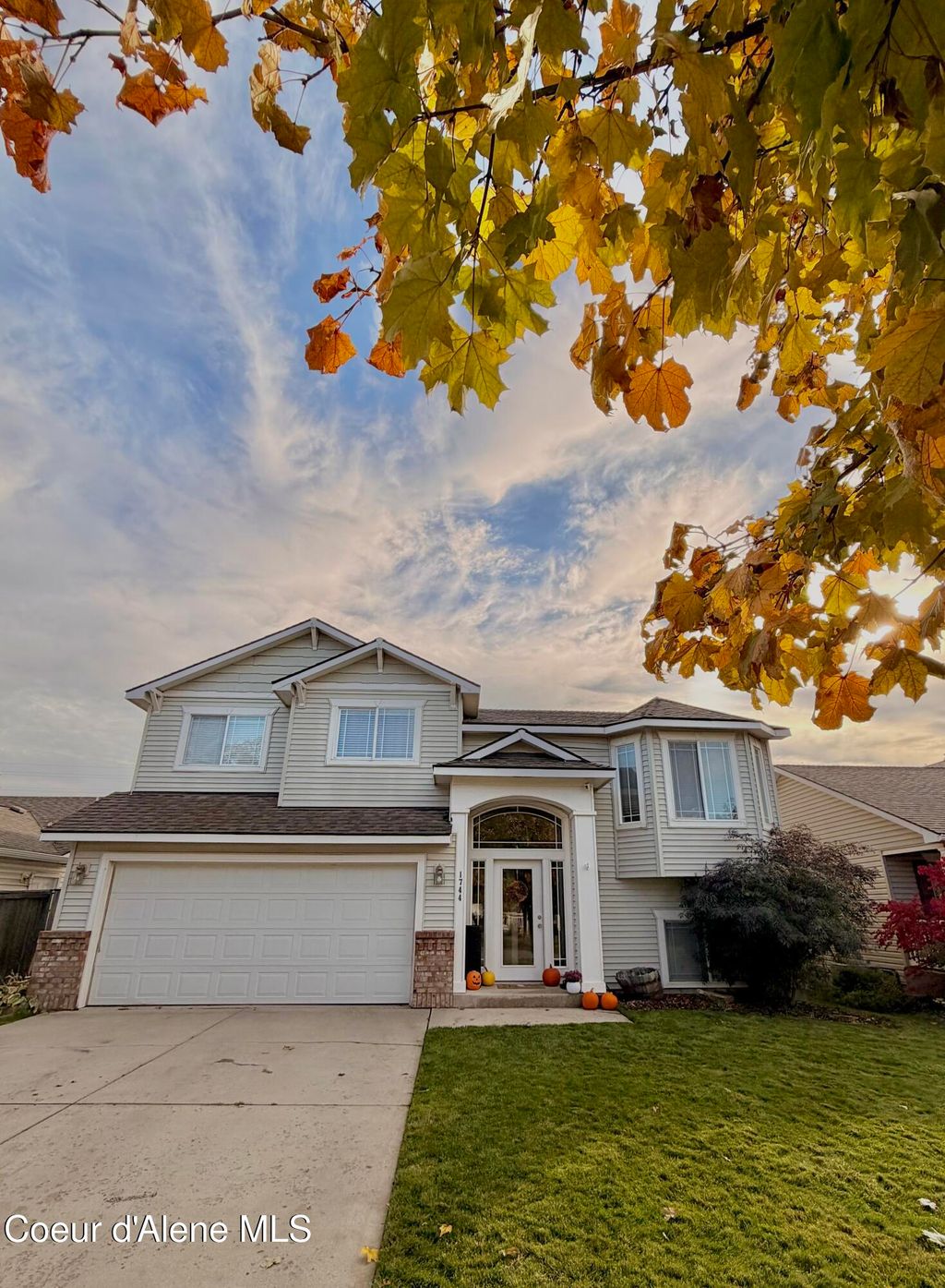 Photo of 1744 Chehalis St, Post Falls, ID 83854 (MLS # 25-10905)