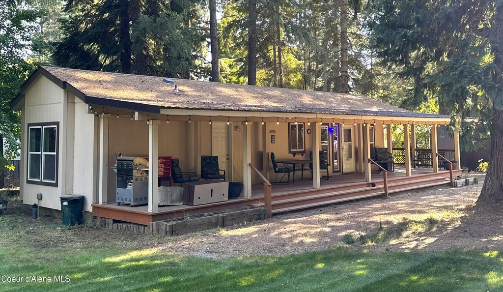 Photo of 7562 SPIRIT LAKE Lake #11, Spirit Lake, ID 83869 (MLS # 25-9782)