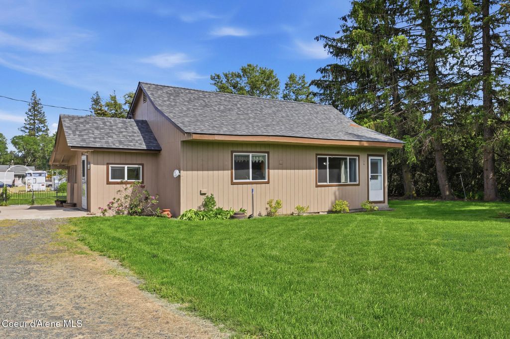 Photo of 154 15th, Plummer, ID 83851 (MLS # 26-6193)