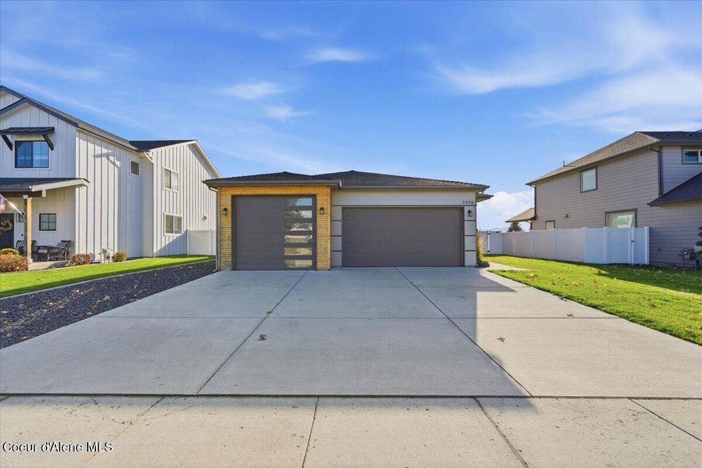 Photo of 3294 GIOVANNI Ln, Hayden, ID 83835 (MLS # 25-11134)