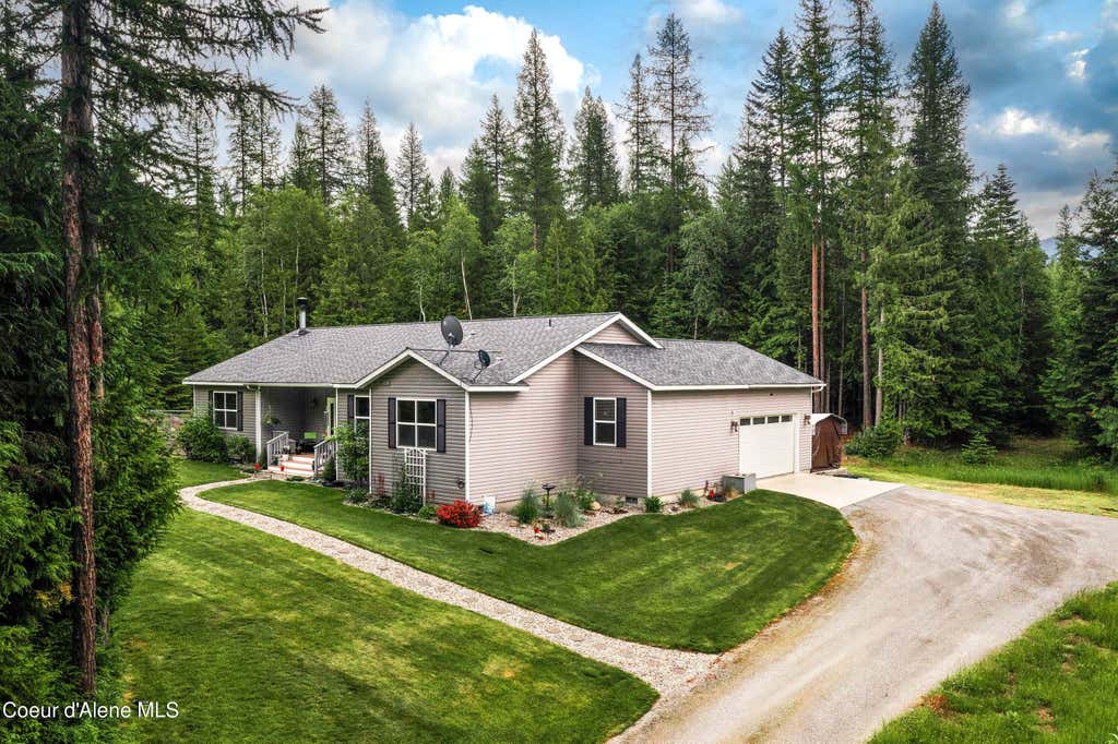 Photo of 518 High Rd, Sandpoint, ID 83864 (MLS # 26-6572)