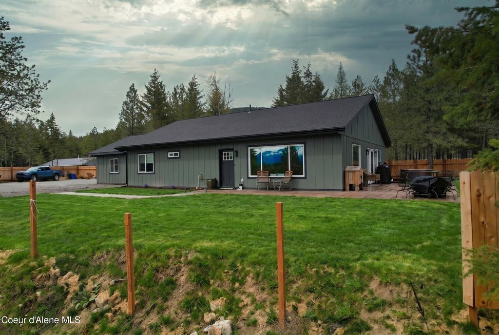 Photo of 43 Connie Pl, Moyie Springs, ID 83845 (MLS # 26-3976)