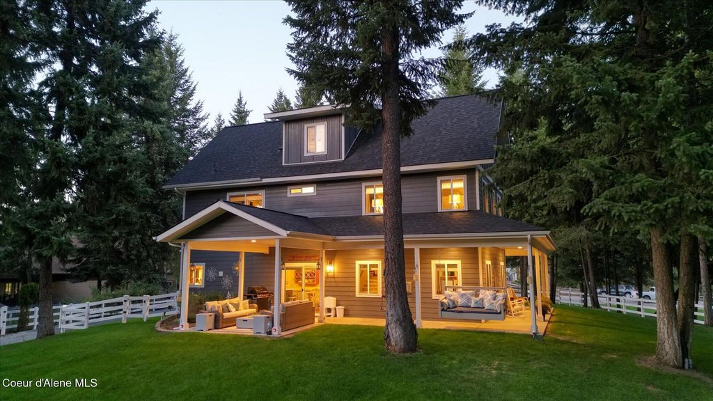 Photo of 17940 Sheltered Ct, Hauser, ID 83854 (MLS # 25-9664)