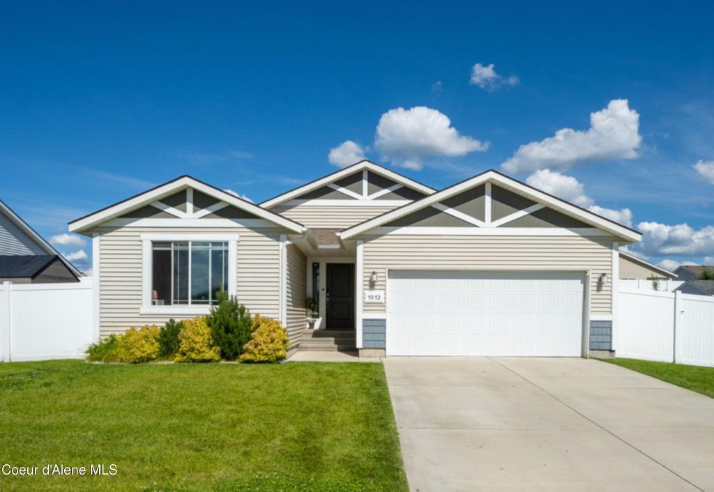 Photo of 9852 Berkshire St, Hayden, ID 83835 (MLS # 26-6881)