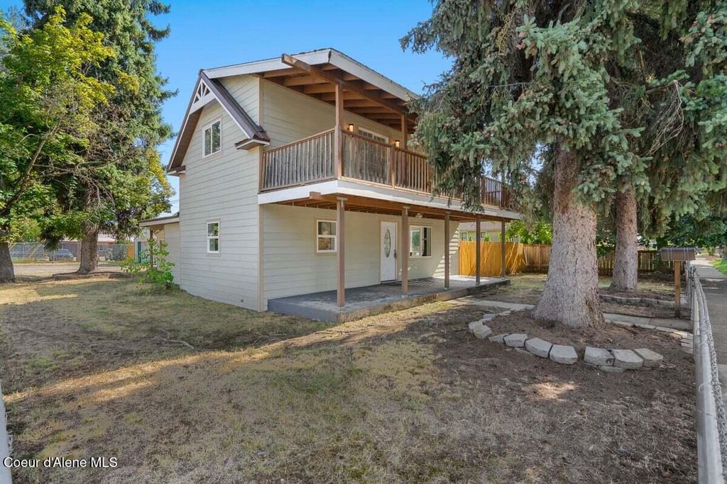 Photo of 1152 7TH St, Coeur dAlene, ID 83814 (MLS # 25-9499)