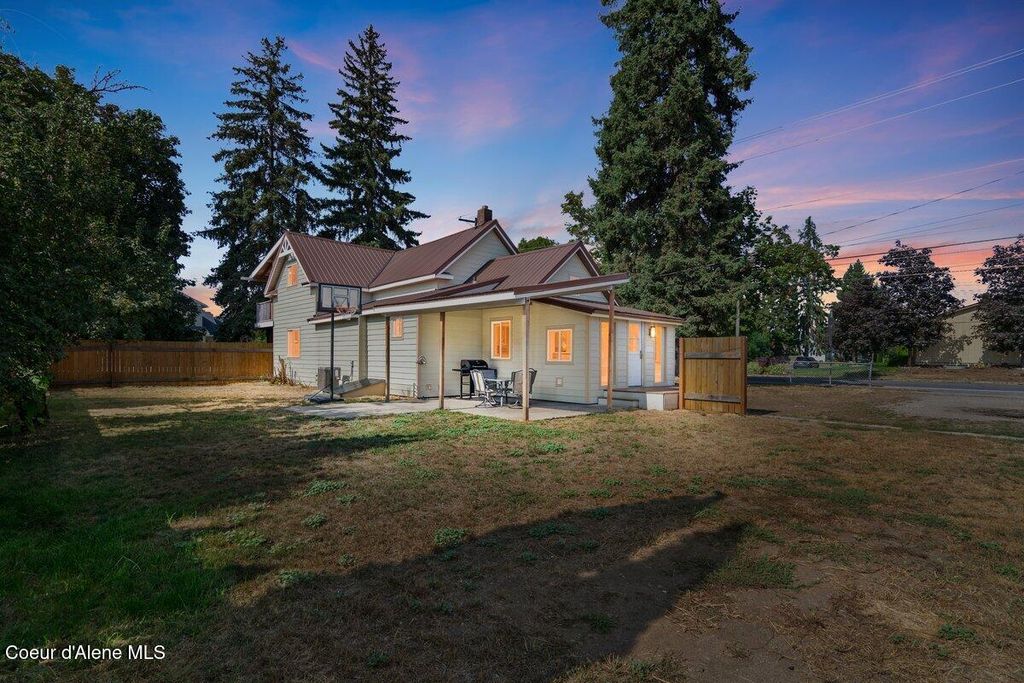 Photo of 1152 7TH St, Coeur dAlene, ID 83814 (MLS # 25-9499)