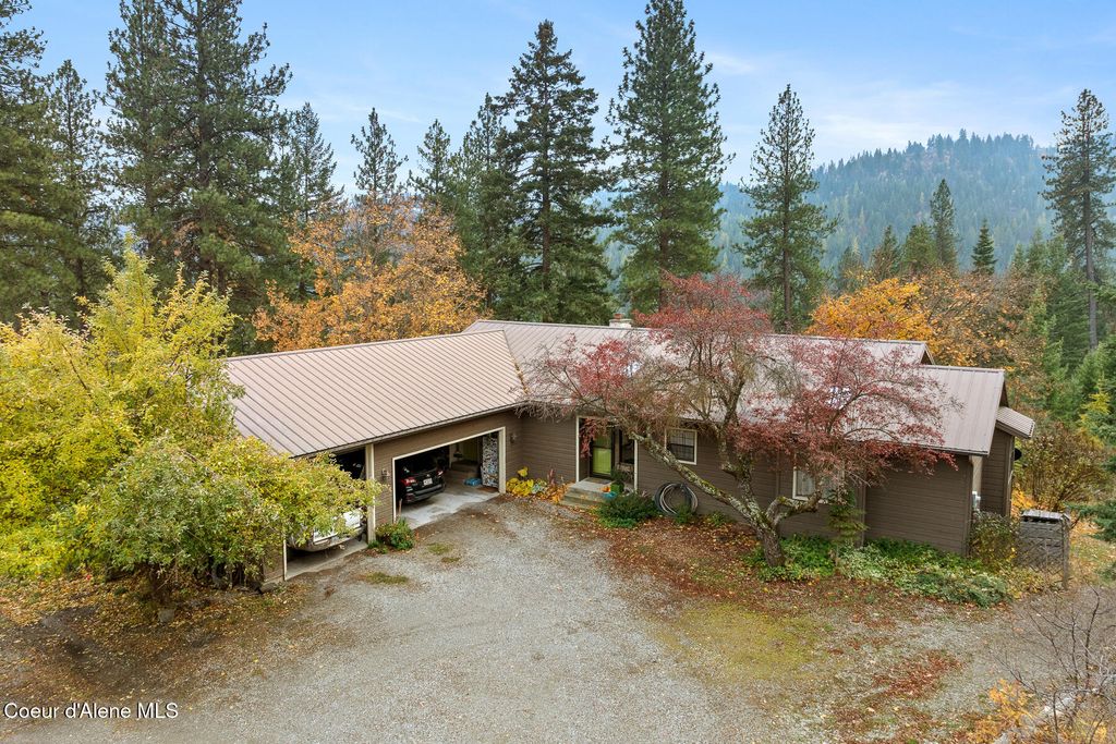 Photo of 6966 Mahogany Rd, Coeur dAlene, ID 83814 (MLS # 26-1539)
