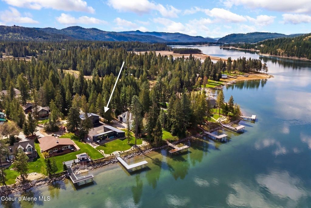 Photo of 87 Teal Ln, Sagle, ID 83860 (MLS # 26-4138)