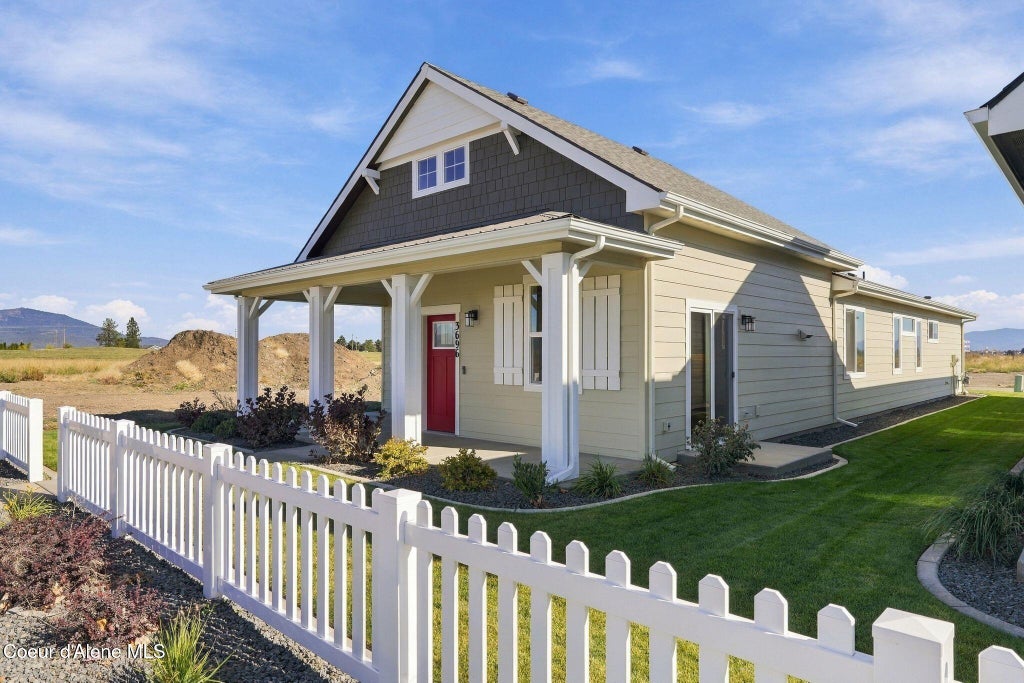 Photo of 3696 HETON St, Post Falls, ID 83854 (MLS # 26-10338)