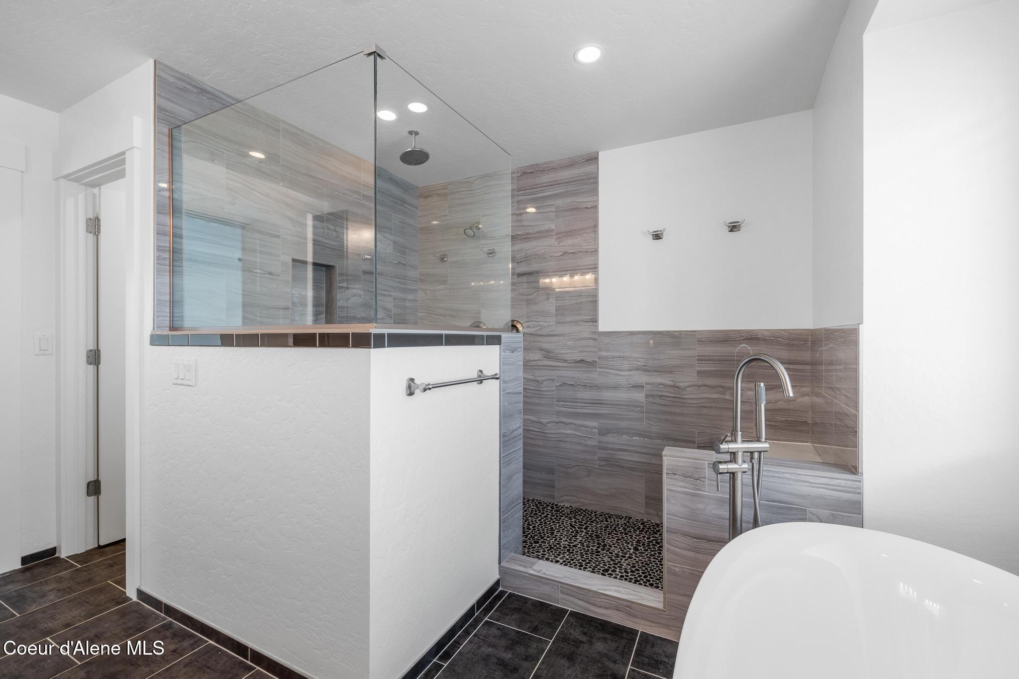 1006 E Garden Ave, Coeur d'Alene, Idaho image 30
