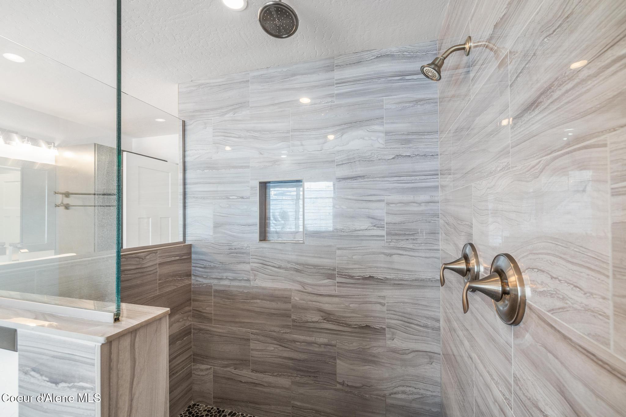 1006 E Garden Ave, Coeur d'Alene, Idaho image 31