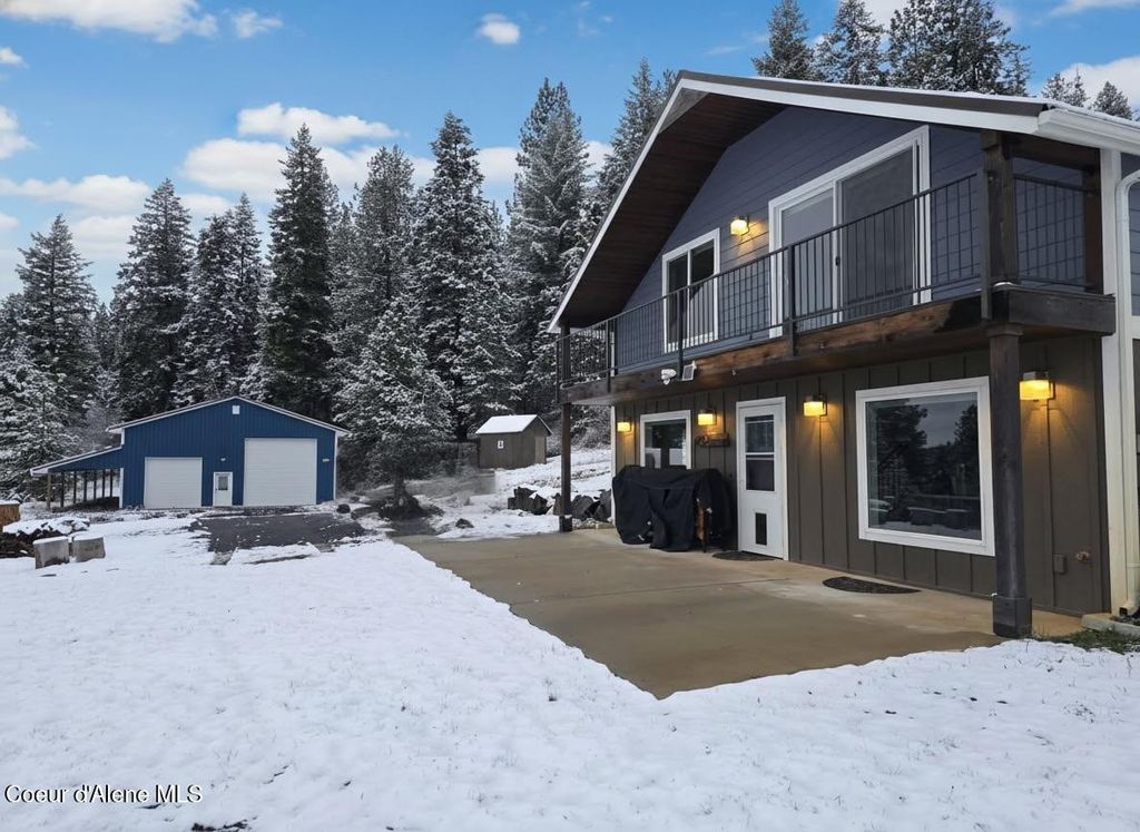 Photo of 25627 LOFFS BAY Rd, Coeur dAlene, ID 83814 (MLS # 25-11577)