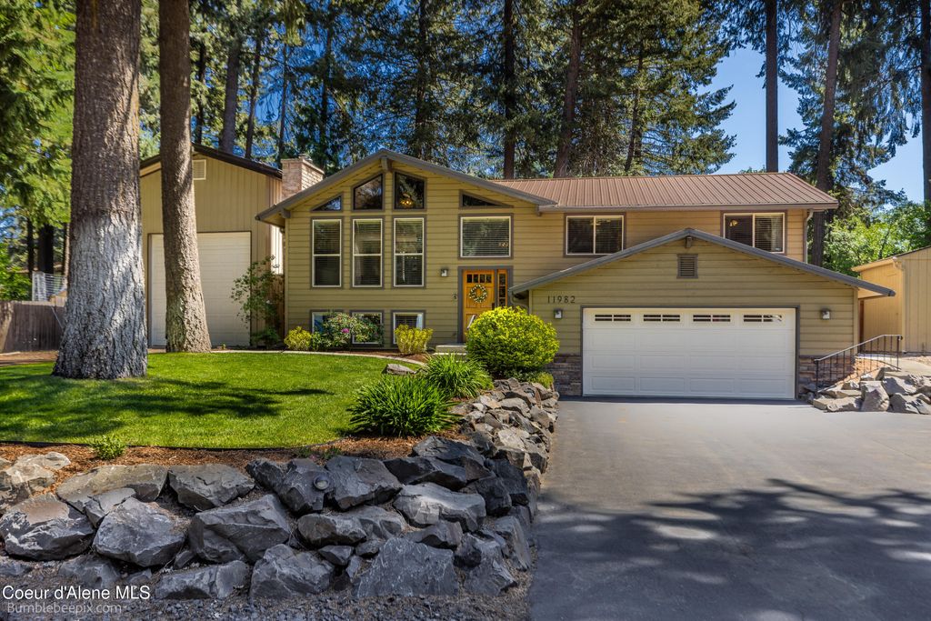 Photo of 11982 Emerald DR, Hayden, ID 83835 (MLS # 26-5213)