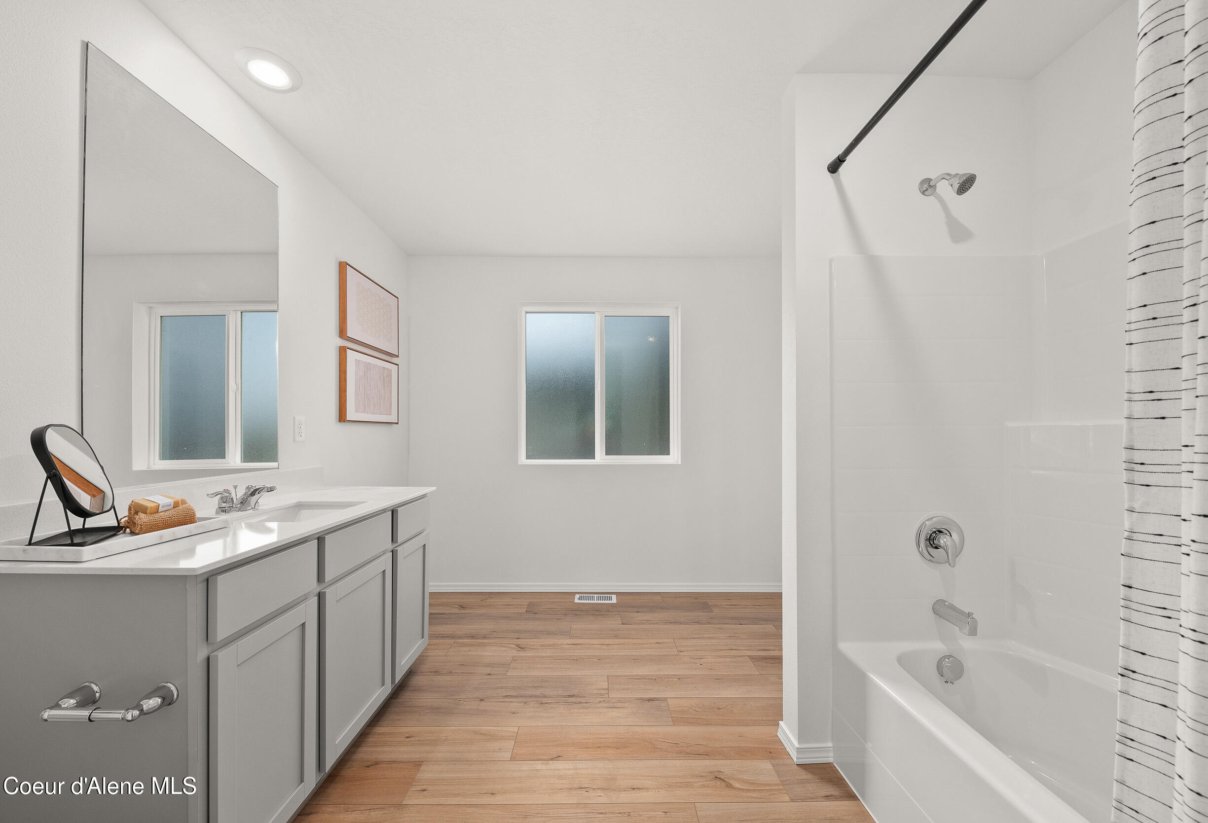 Post Falls, Idaho 83854, United States, 3 Bedrooms Bedrooms, ,3 BathroomsBathrooms,Residential,Pending,17373