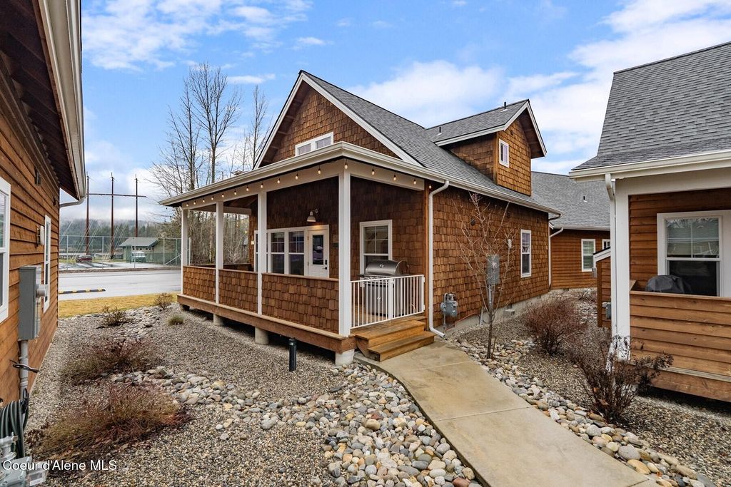 Photo of 20 Hitchcock Dr, Dover, ID 83825 (MLS # 26-2002)