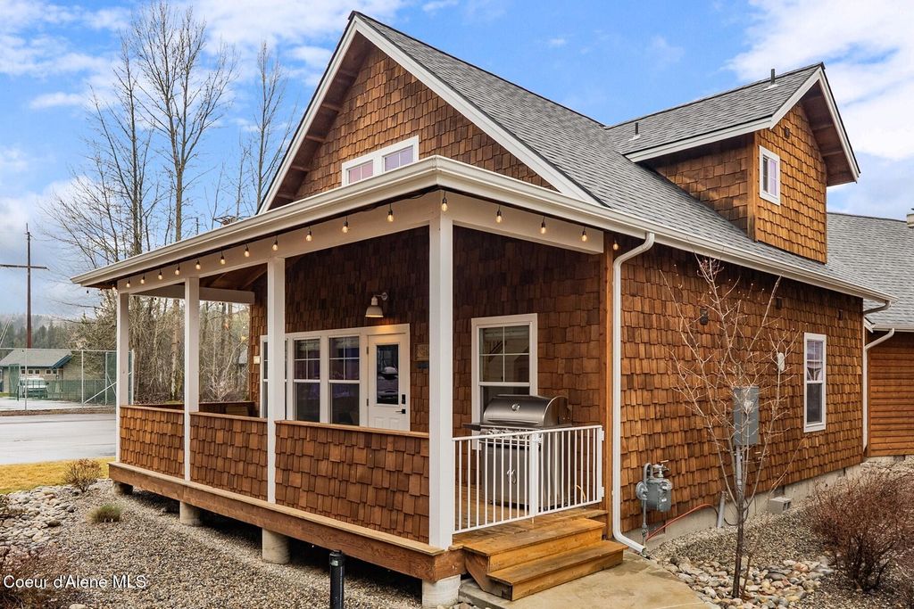 Photo of 20 Hitchcock Dr, Dover, ID 83825 (MLS # 26-2002)