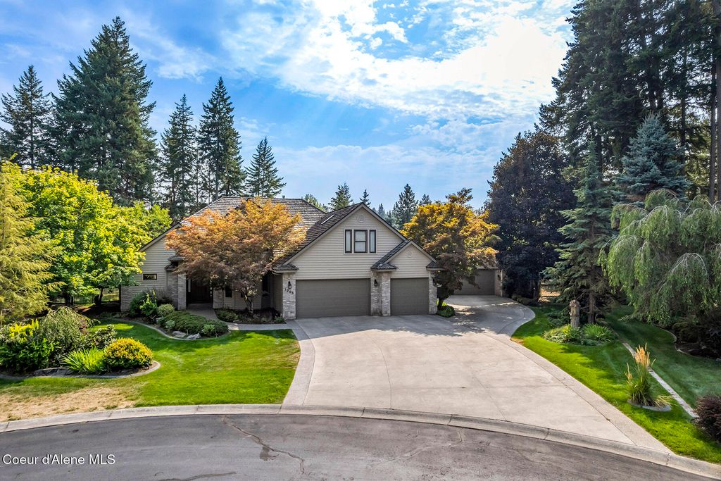 Photo of 1268 WOODSTONE Ct, Hayden, ID 83835 (MLS # 25-9164)