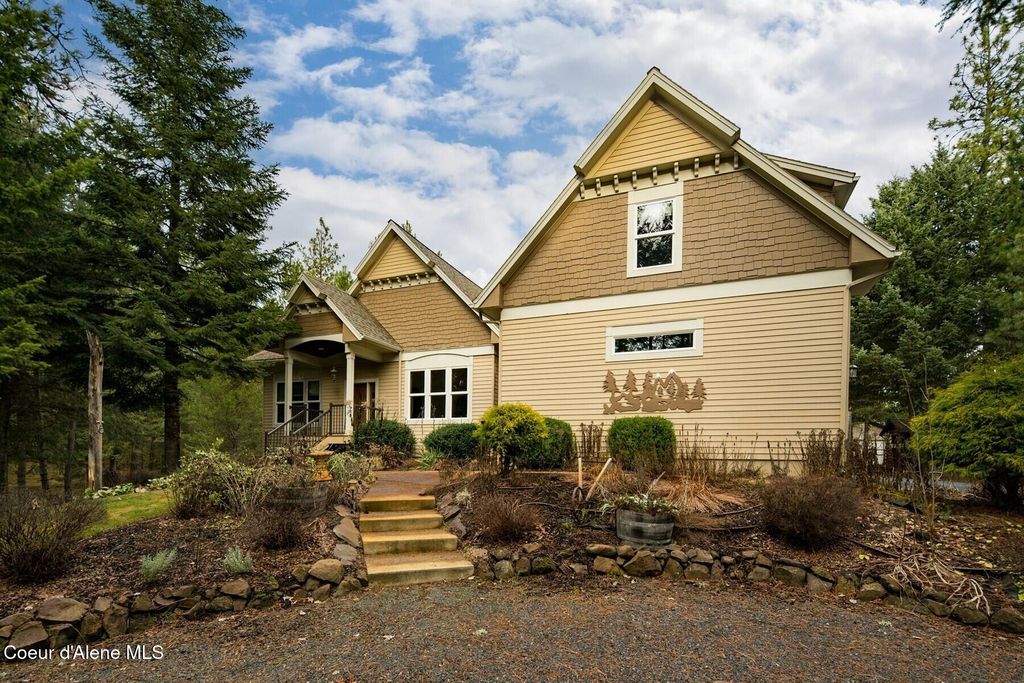 Photo of 7001 Chattaroy Rd, Chattaroy, WA 99003 (MLS # 25-11539)