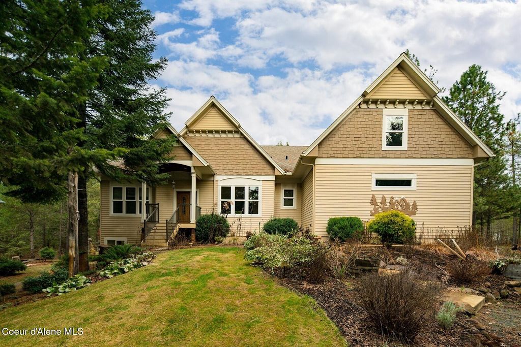 Photo of 7001 Chattaroy Rd, Chattaroy, WA 99003 (MLS # 25-11539)