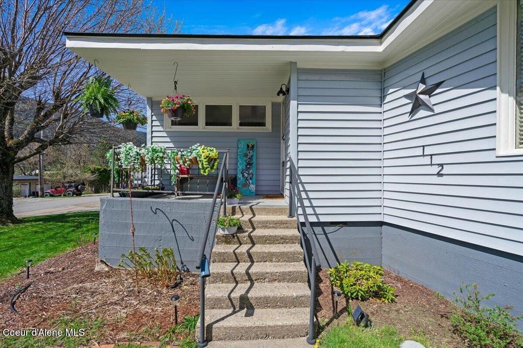 Photo of 112 4th, Silverton, ID 83867 (MLS # 26-3417)