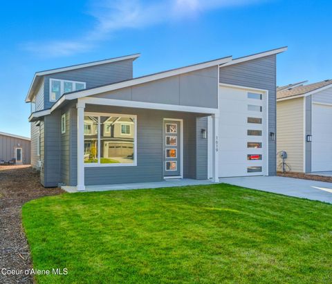 Photo of 1619 Gondola Ct, Sandpoint, ID 83864 (MLS # 25-11067)