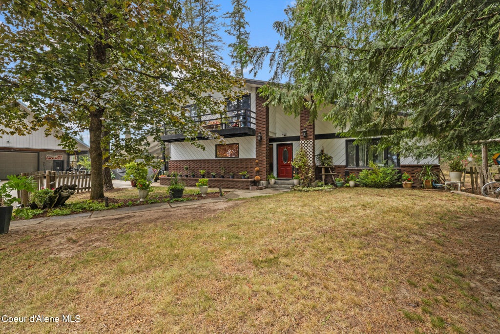 Photo of 405 Schweitzer Cutoff Rd, Sandpoint, ID 83864 (MLS # 26-9114)