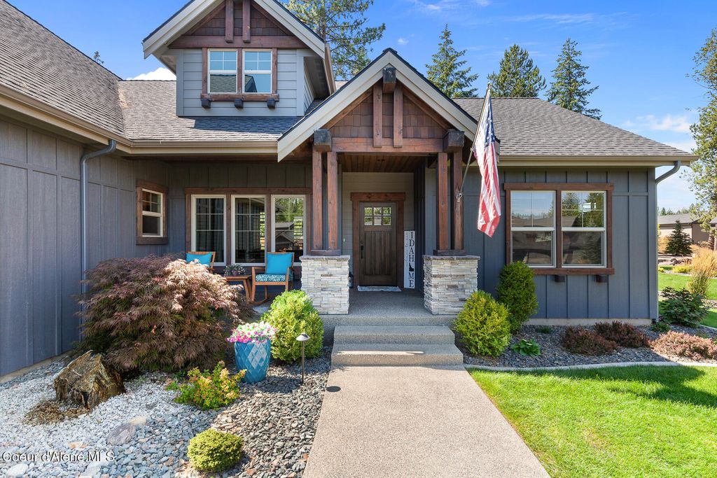 Photo of 11633 SPIRAEA Ln, Hayden, ID 83835 (MLS # 25-8627)