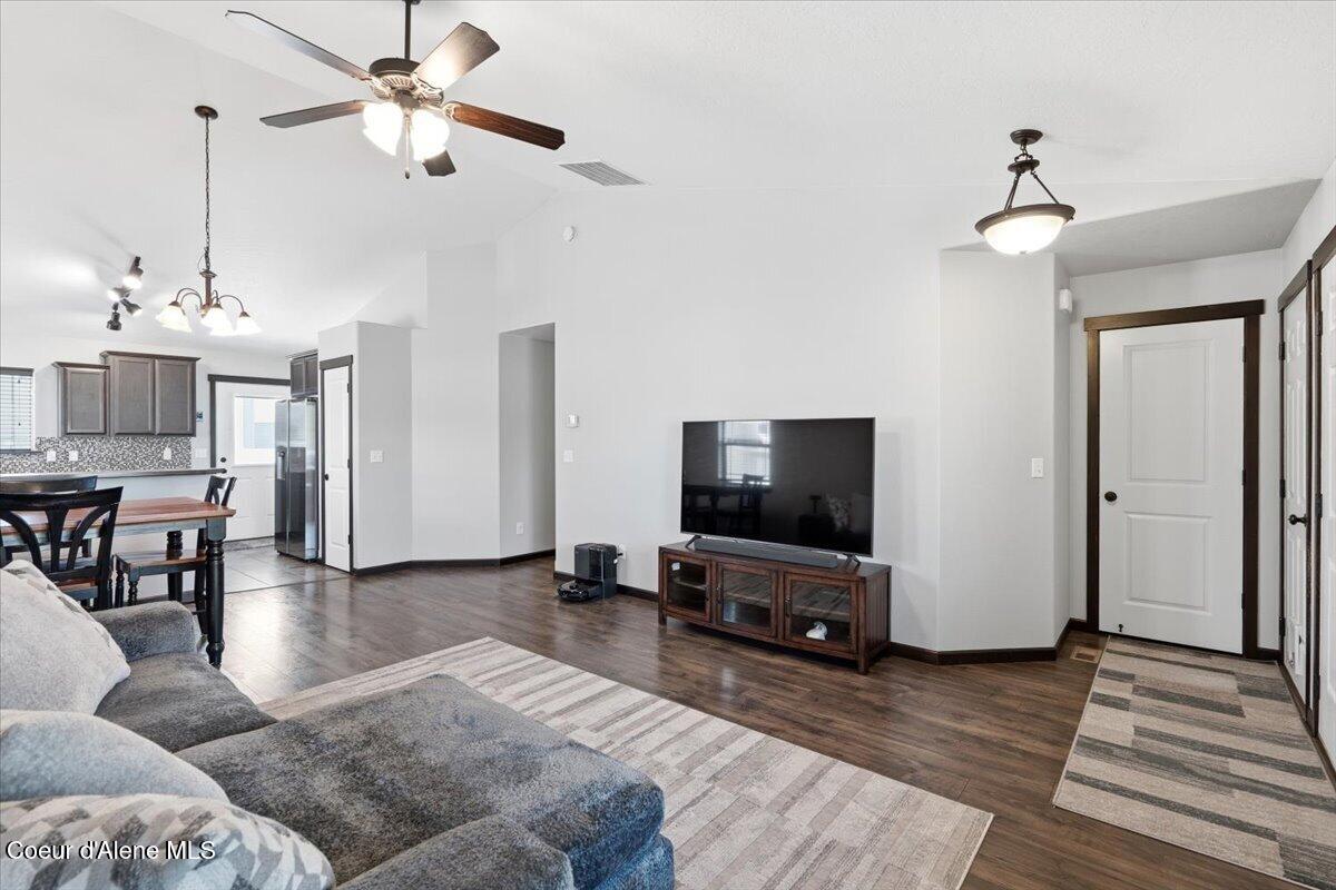 8412 Scotsworth