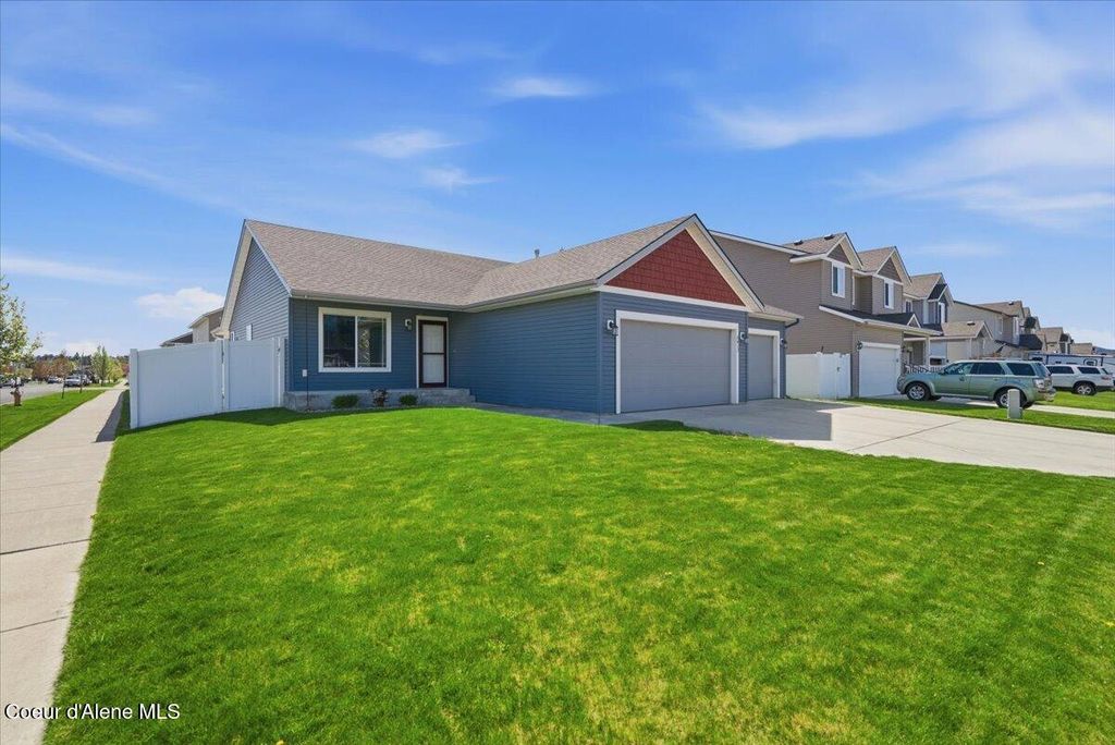 Photo of 8412 Scotsworth St, Post Falls, ID 83854 (MLS # 26-4046)
