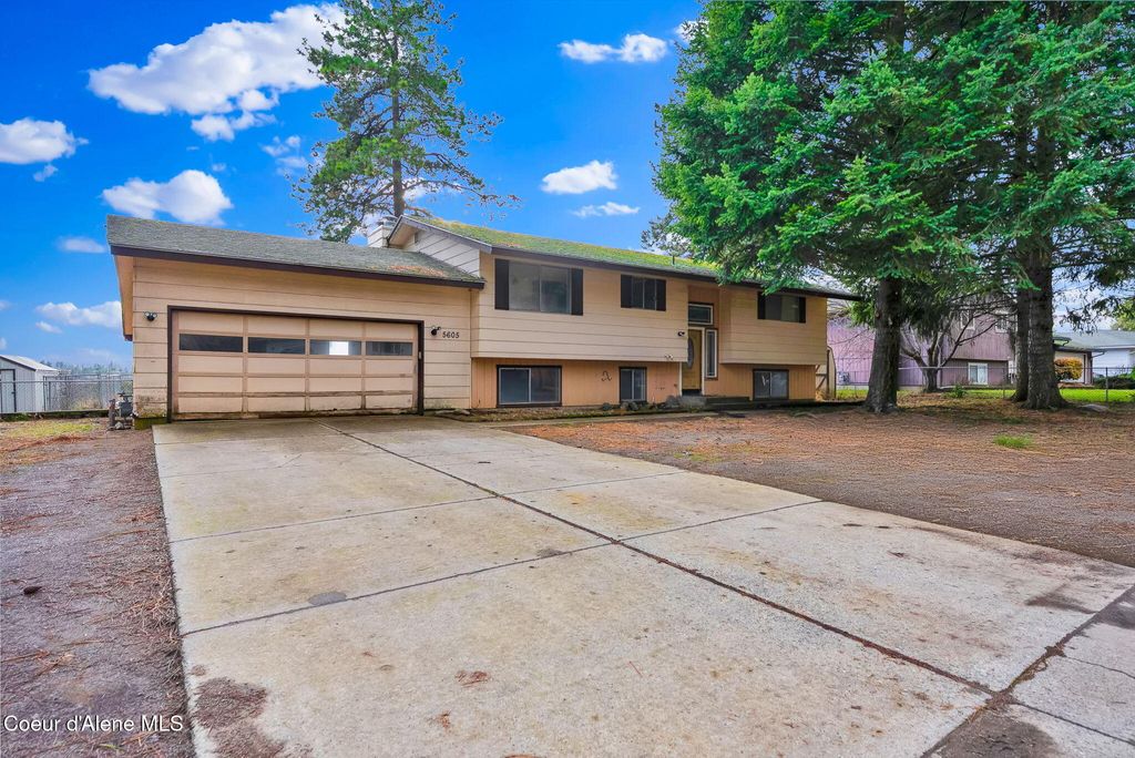 Photo of 5605 PINEGROVE Dr, Coeur dAlene, ID 83815 (MLS # 26-282)