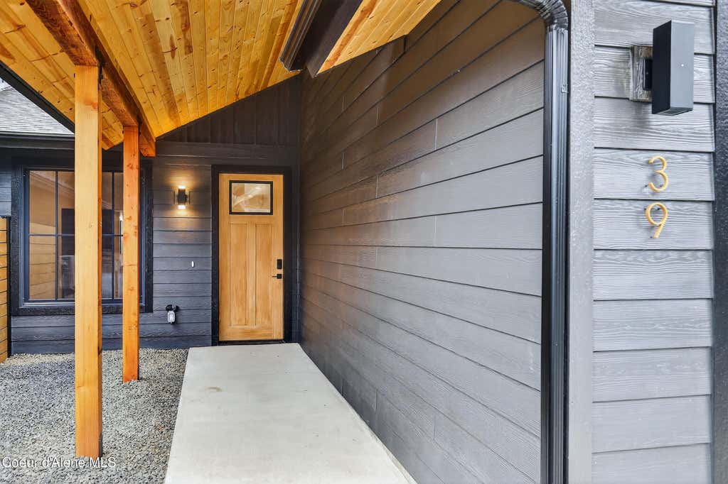 Photo of 39 Rebecca Ln, Nordman, ID 83848 (MLS # 26-6902)