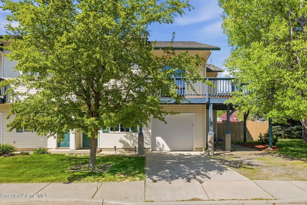 Photo of 1906 Arbor Way, Sandpoint, ID 83864 (MLS # 26-4645)