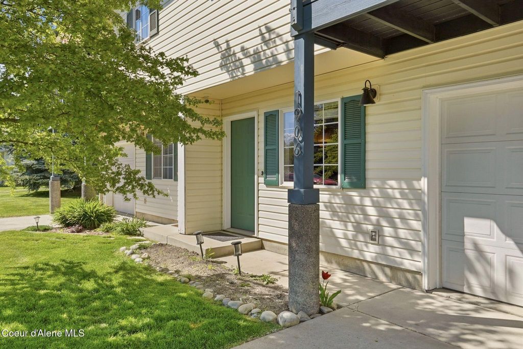 Photo of 1906 Arbor Way, Sandpoint, ID 83864 (MLS # 26-4645)