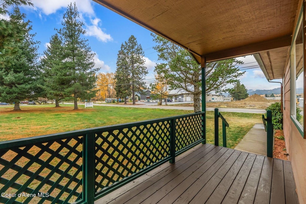 Photo of 2704 Boyer AVE, Sandpoint, ID 83864 (MLS # 26-10625)
