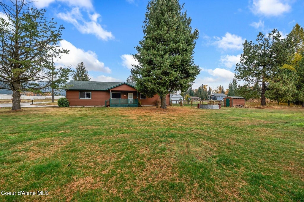 Photo of 2704 Boyer AVE, Sandpoint, ID 83864 (MLS # 26-10625)