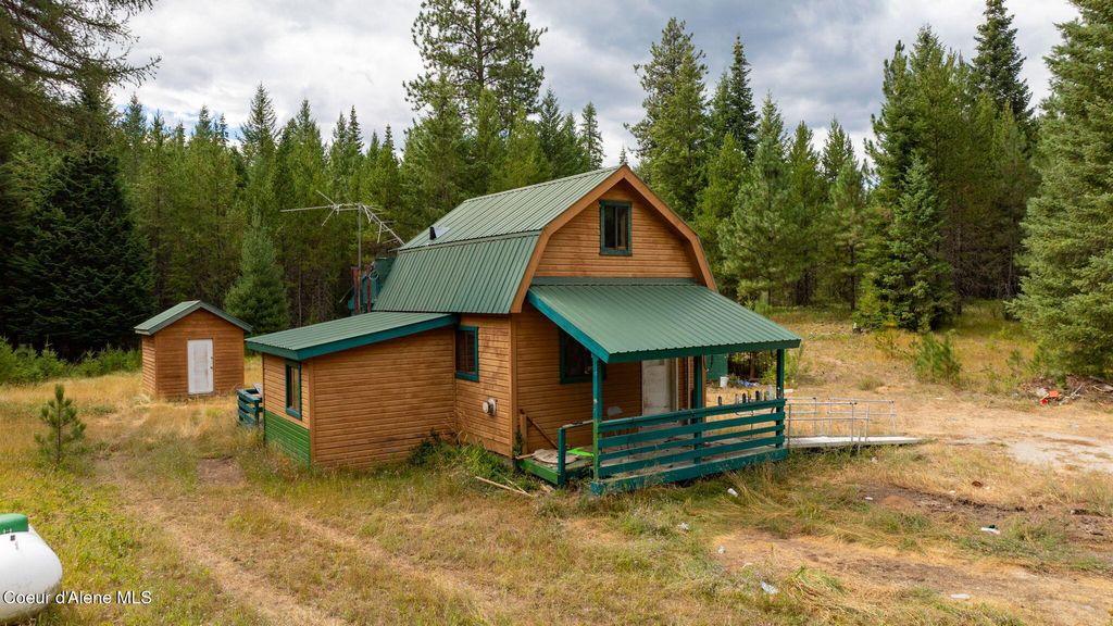Photo of 404 Hopkins Rd, Sandpoint, ID 83864 (MLS # 25-8578)